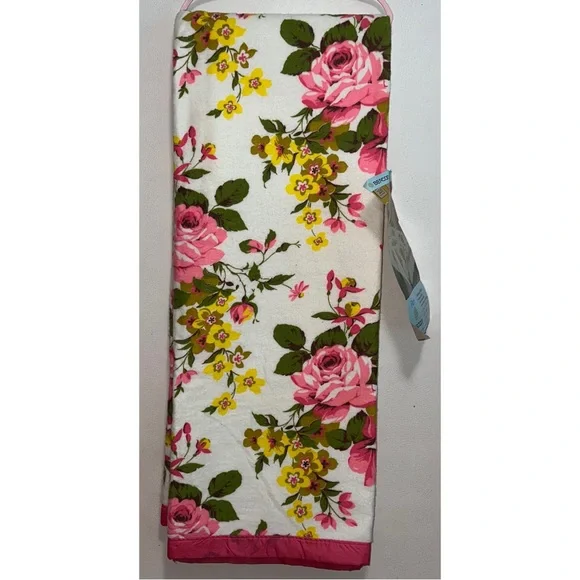 NWT Vintage Floral 72”x90” Blanket